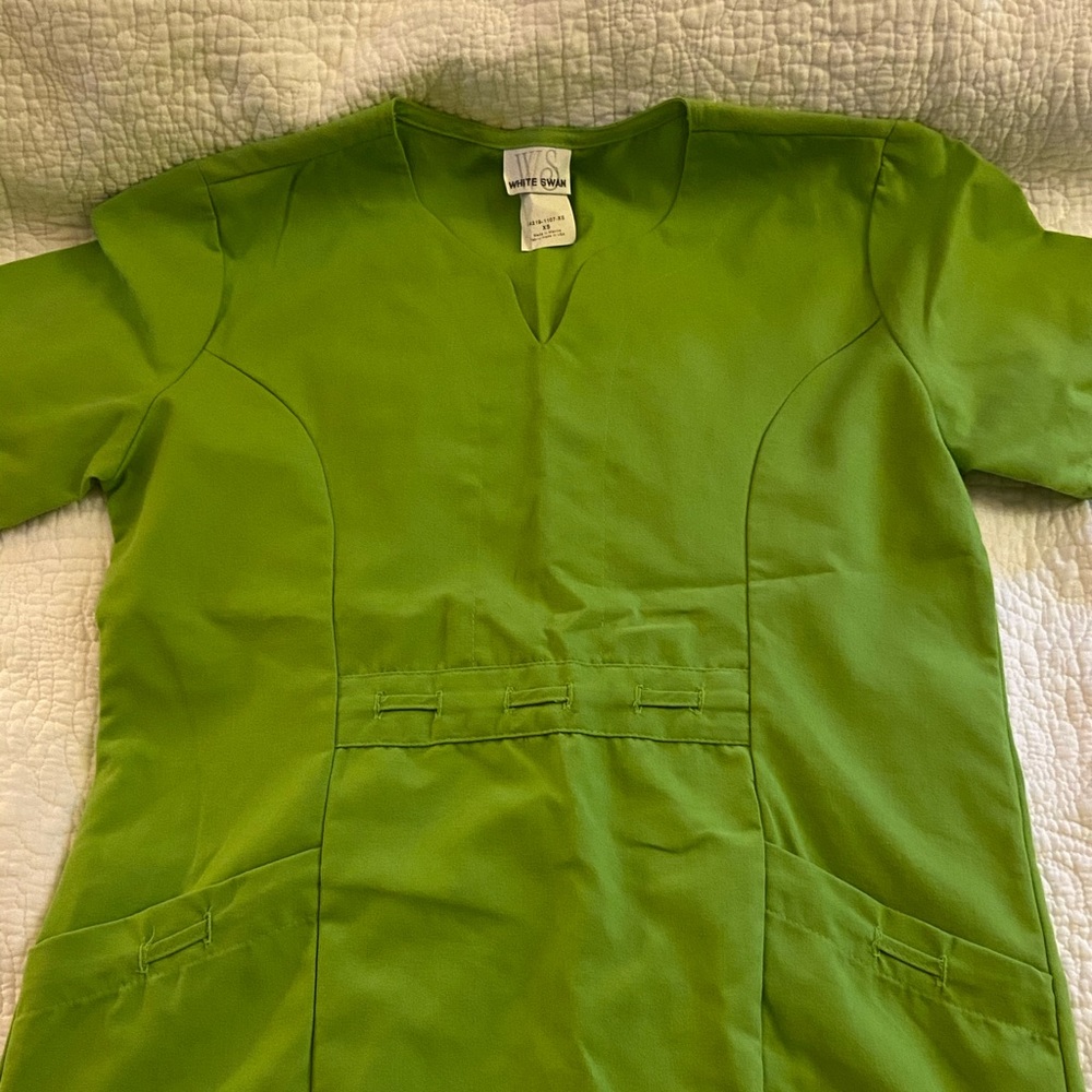White Swan Scrub Top perfect for St. patty’s day